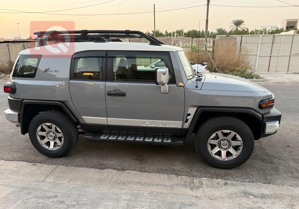 تويوتا إف جي كروزر